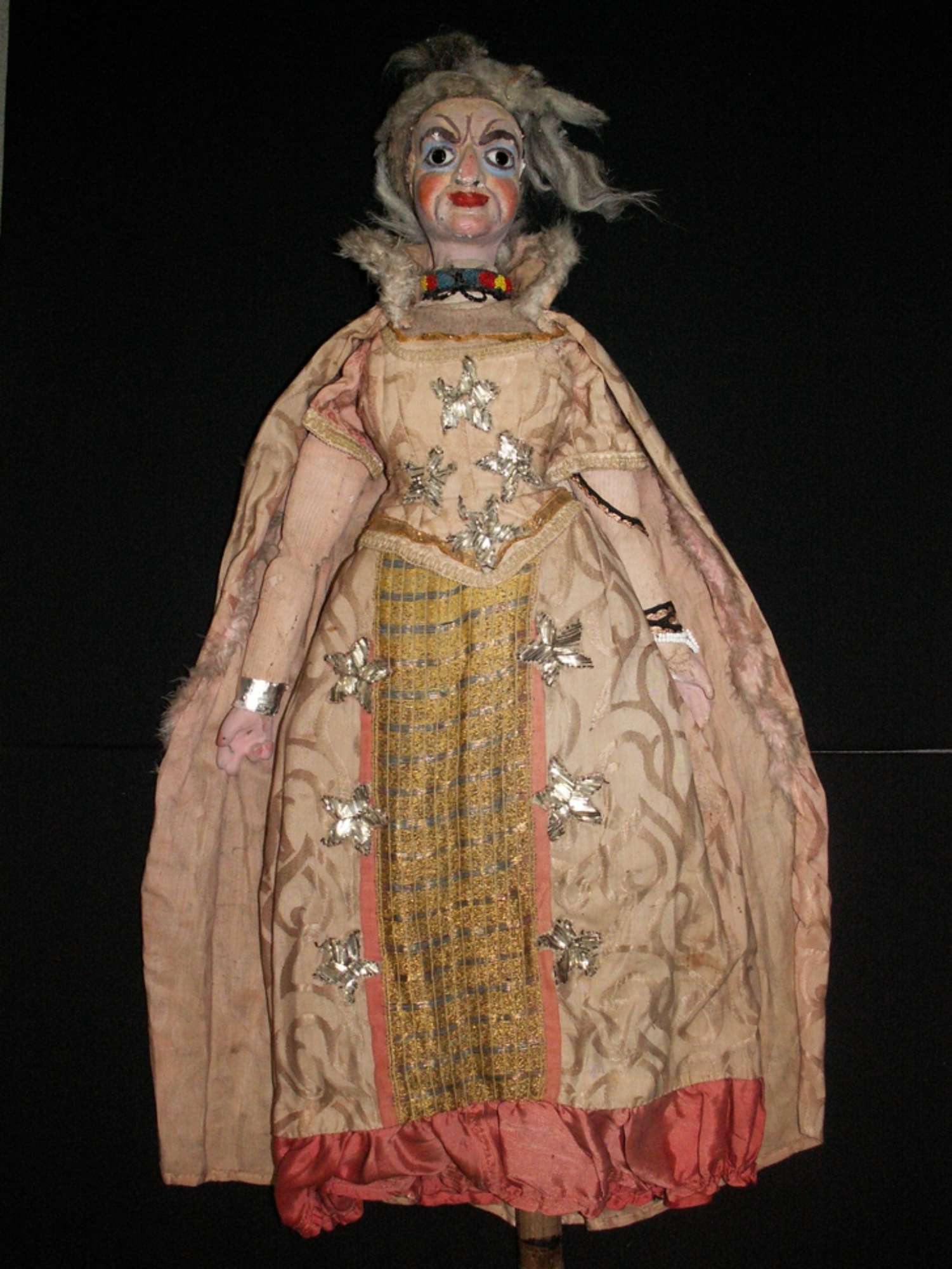 Governante fronte-prima del restauro